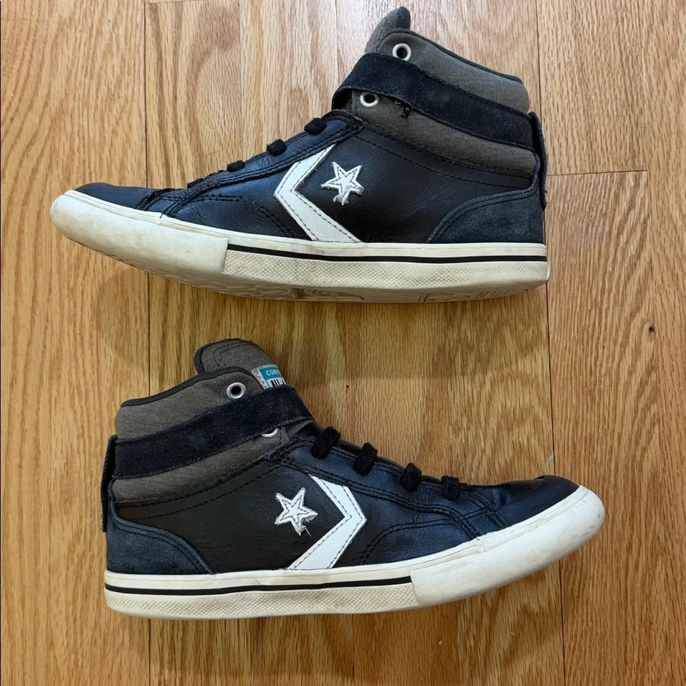 CONVERSE ALL STAR Classic Kids High-Top Sneakers Size 4